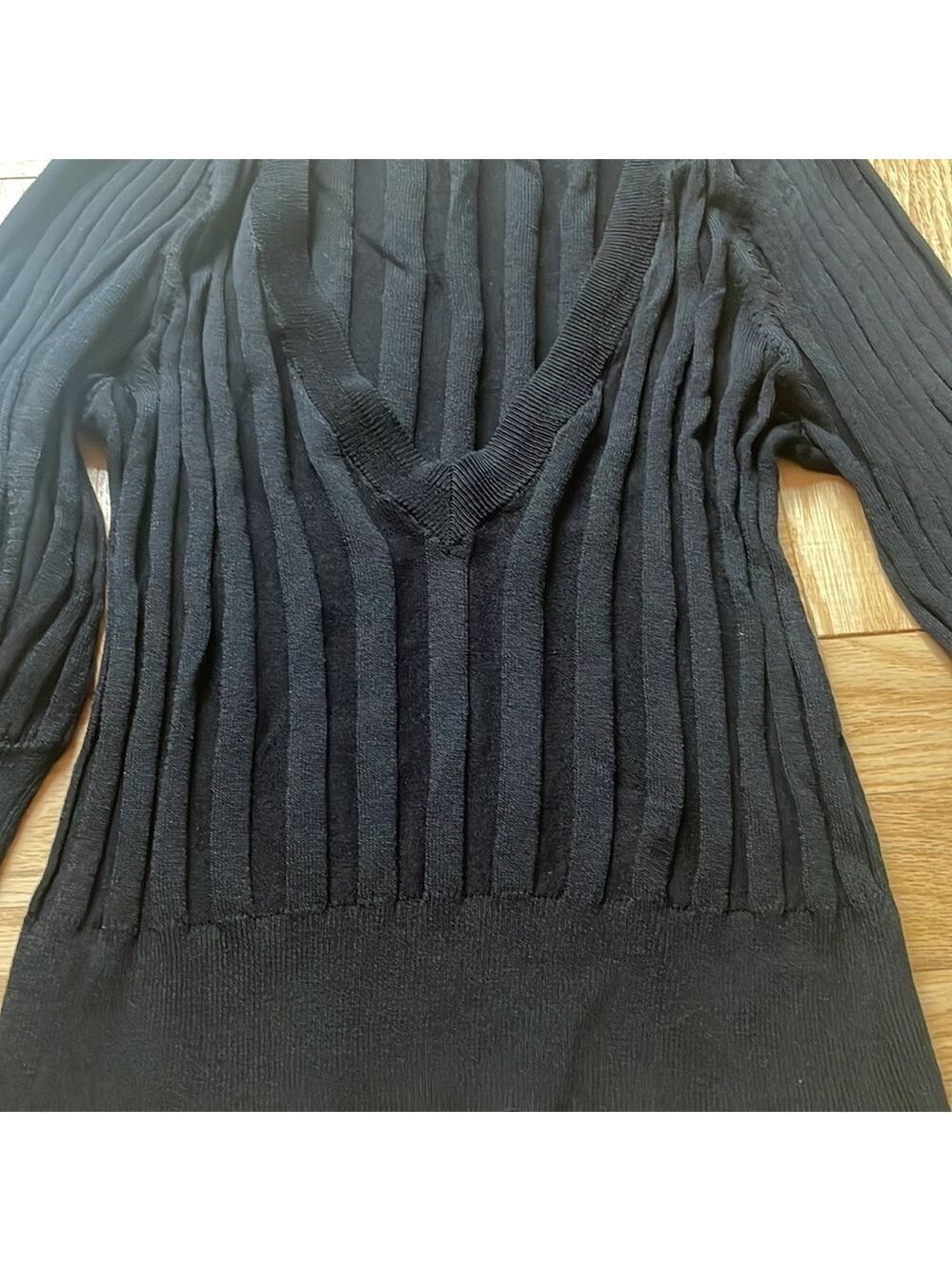 Zara Black V-Neck Sweater Small - Picture 3 of 4